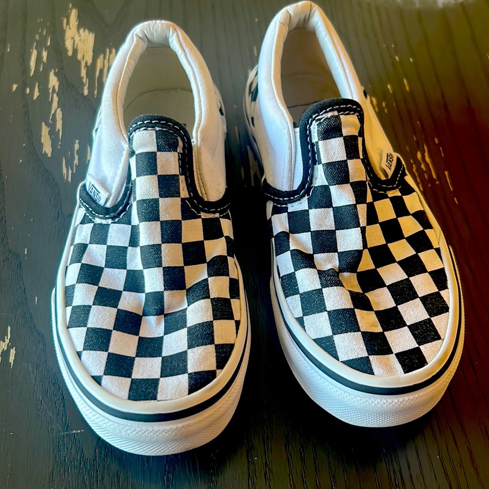 Vans youth 13 brand new condition sneakers slip on checkered